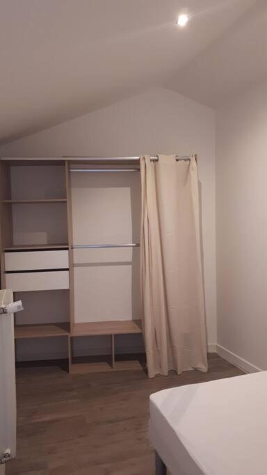 Petit T2 Proche Centre Ville La Roche-sur-Yon Luaran gambar