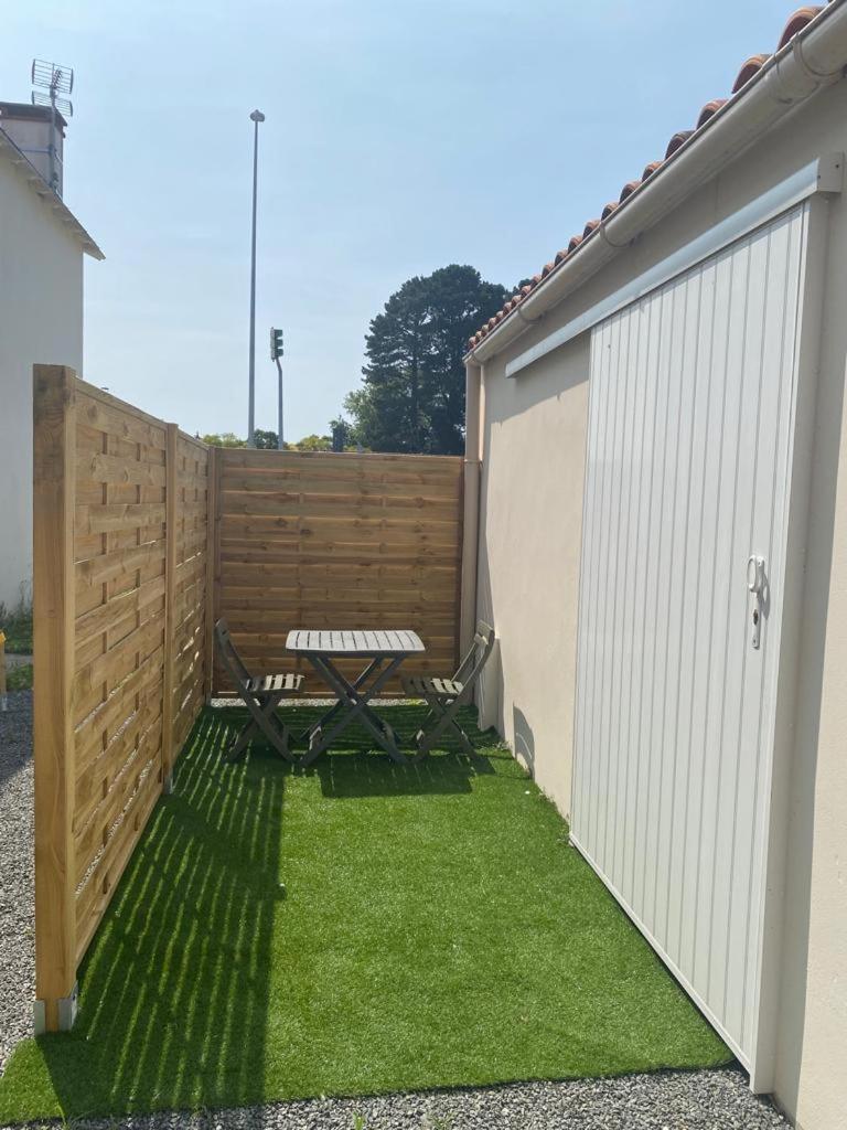 Petit T2 Proche Centre Ville La Roche-sur-Yon Luaran gambar